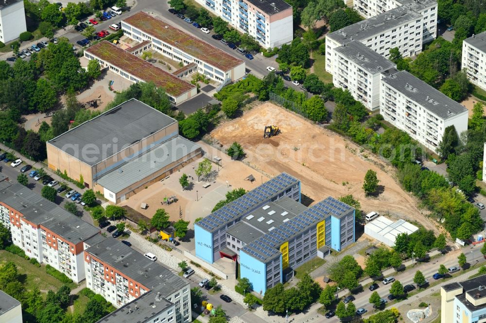 Aerial image Schwerin - New construction site for the construction of a kindergarten building and Nursery school on Friedrich-Engels-Strasse - Robert-Havemann-Strasse in Schwerin in the state Mecklenburg - Western Pomerania, Germany