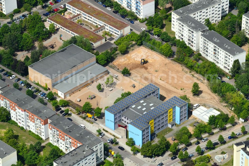 Aerial photograph Schwerin - New construction site for the construction of a kindergarten building and Nursery school on Friedrich-Engels-Strasse - Robert-Havemann-Strasse in Schwerin in the state Mecklenburg - Western Pomerania, Germany