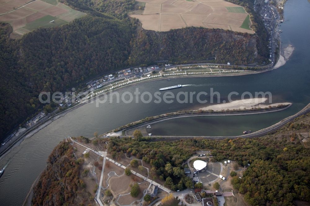 Bornich from above - Building site for the construction and layout of a new park with paths and green areas in St. Goarshausen in the state Rhineland-Palatinate, Germany. Below the Rhine River at historic low tide