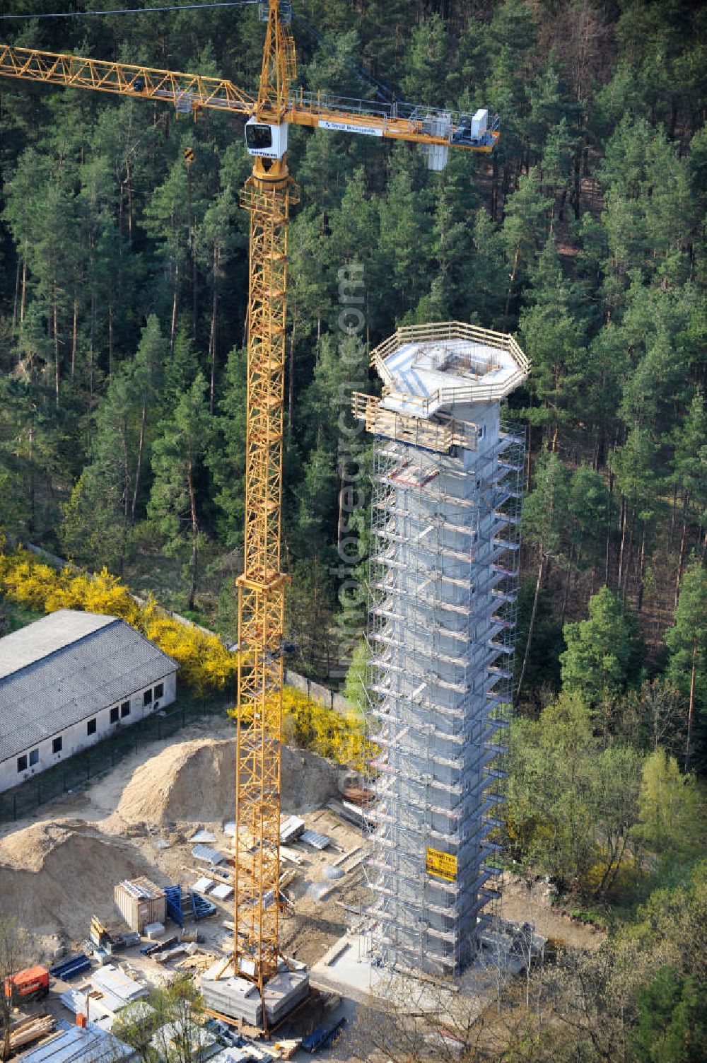 PRÖTZEL OT Heidekrug from above - Baustelle zur Errichtung eines Wetterradarturmes des DWD auf dem Gelände der ehemaligen Kaserne Heidekrug. Der durch die mib - märkische ingenieurbau gmbh errichtete Stahlbetonturm wurde eingerüstet durch die Frirma Schröter Gerüstbau. Construction site to build a weather radar tower of the DWD in the grounds of the former barracks Heidekrug.