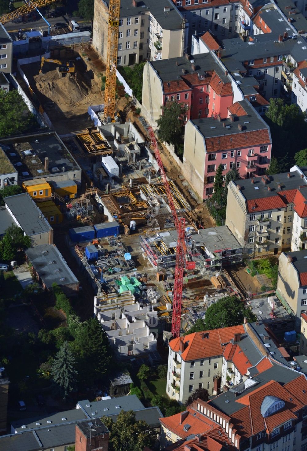 Berlin Steglitz from above - Construction site development gap and residential new construction of Steglitzer courtyards at the Albrecht Strasse in Berlin