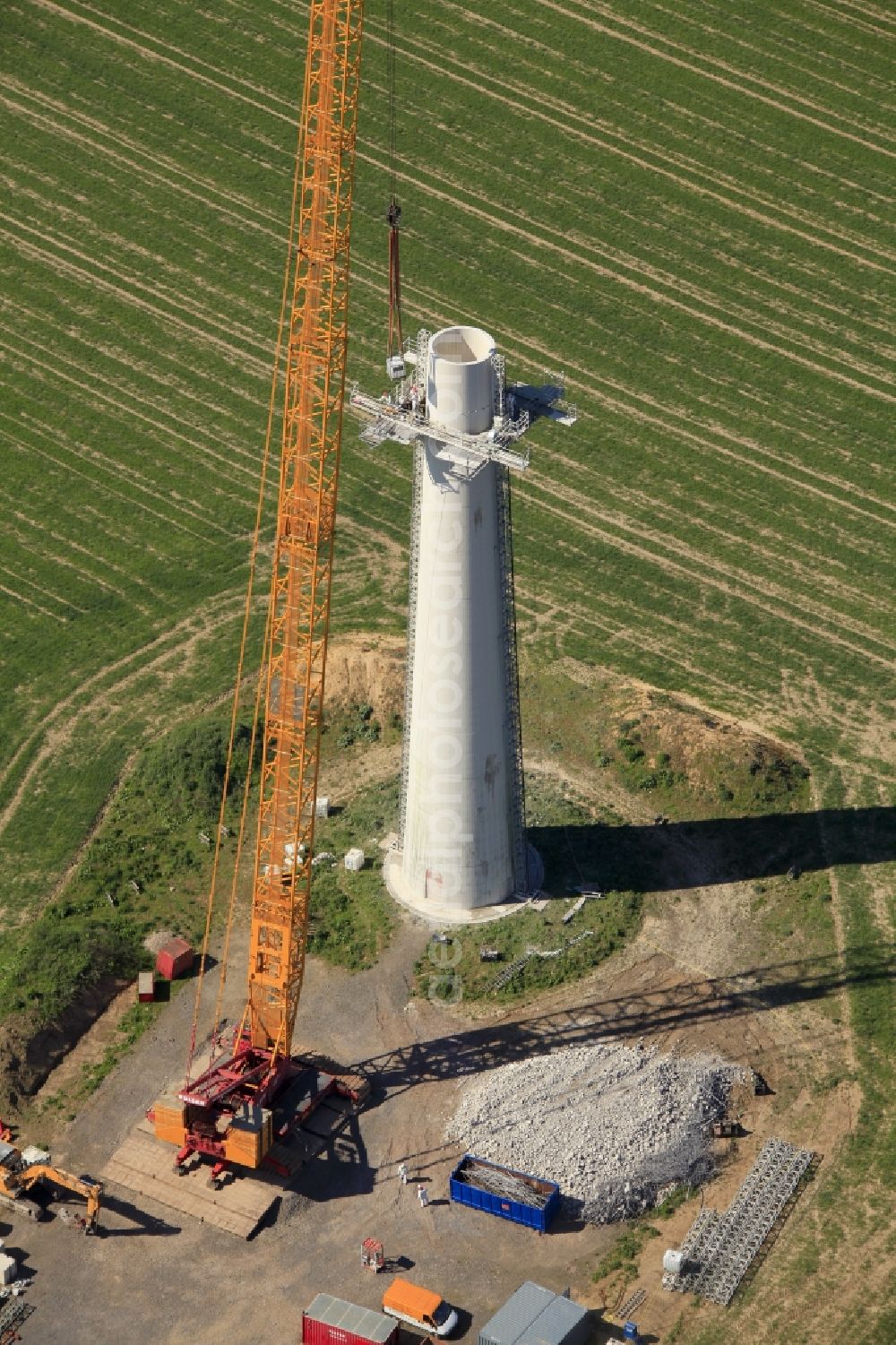 Dortmund Bövinghausen from the bird's eye view: Construction site for installation of a wind turbine - Wind turbine at Boevinghausen, a district of Dortmund in North Rhine-Westphalia