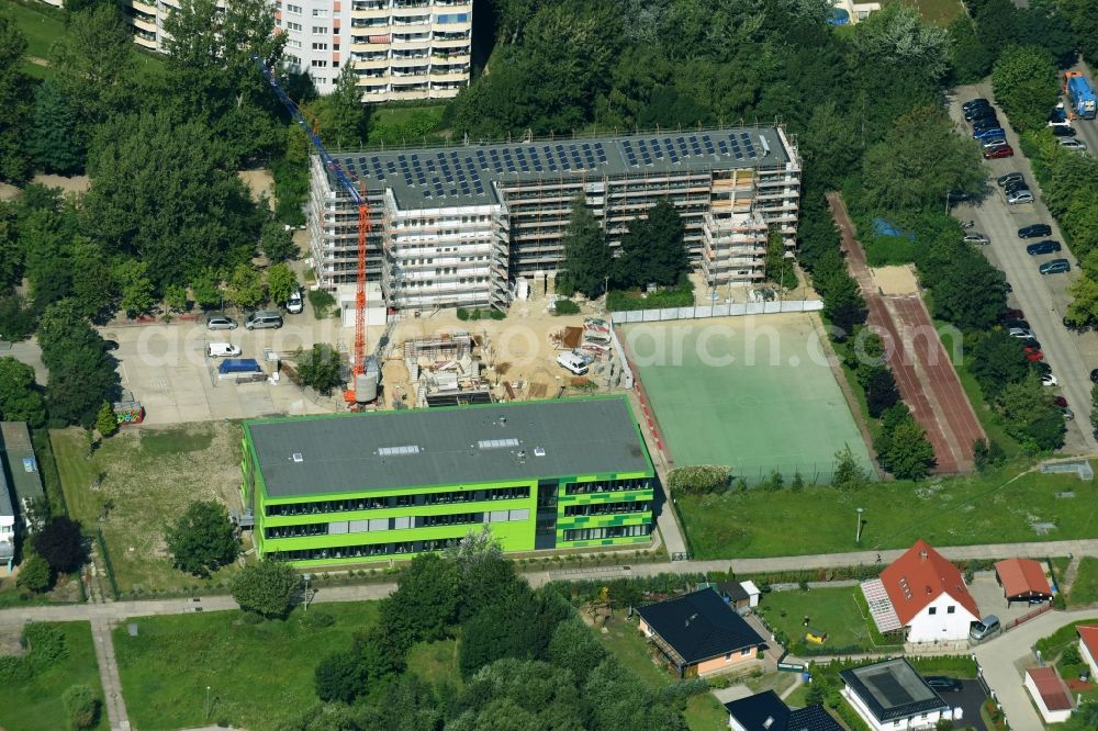 Aerial image Berlin - Building site to the reconstruction of the school elementary school in the civil park in the district Marzahn - Hellersdorf in Berlin, Germany