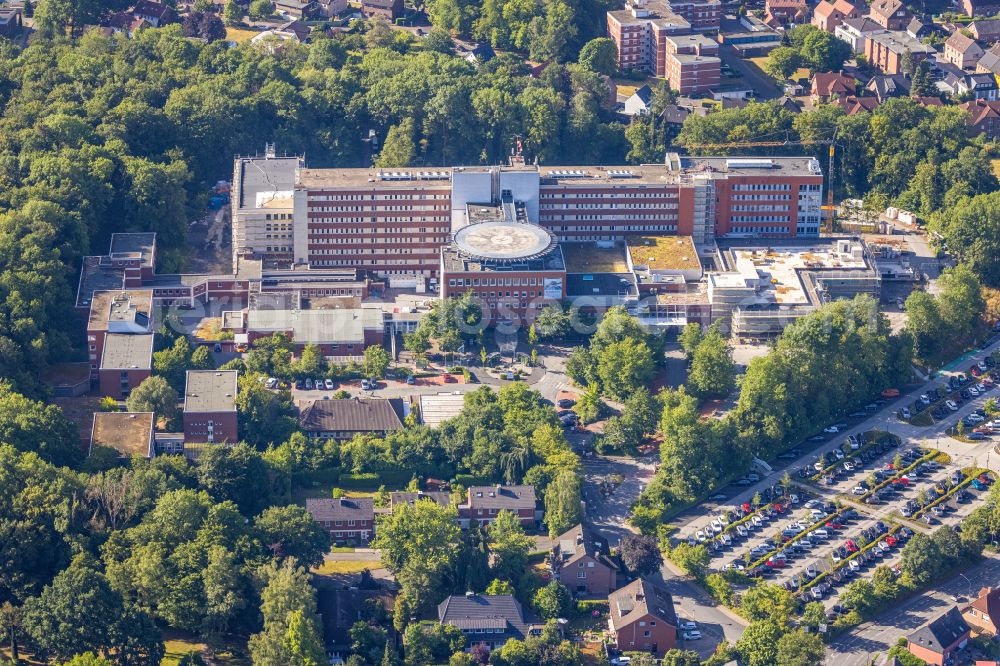 Aerial photograph Hamm - Construction site for the expansion, renovation and modernization on the premises of the hospital St. Barbara-Klinik Hamm-Heessen GmbH Department of Urology at the Heessener Wald in the district Heessen in Hamm in the Ruhr area in the state North Rhine-Westphalia, Germany