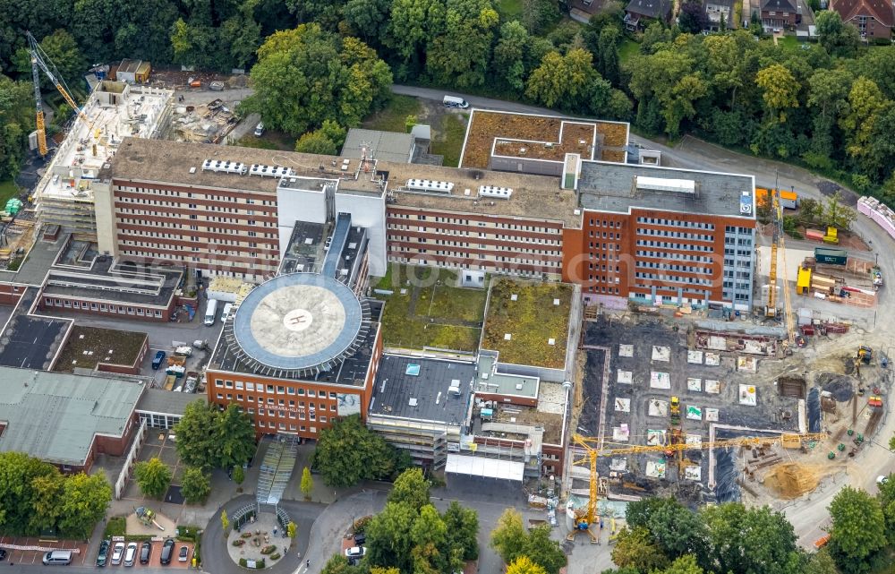 Aerial photograph Hamm - Construction site for the extension and renovation of a building on the clinic premises of the hospital St. Barbara-Klinik Hamm-Heessen GmbH Abteilung fuer Urologie Am Heessener Wald in the district Heessen in Hamm at Ruhrgebiet in the state North Rhine-Westphalia, Germany