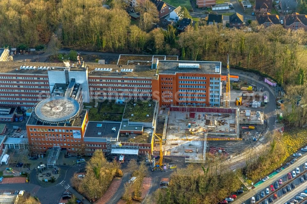 Aerial photograph Hamm - Construction site for the extension and renovation of a building on the clinic premises of the hospital St. Barbara-Klinik Hamm-Heessen GmbH Abteilung fuer Urologie Am Heessener Wald in the district Heessen in Hamm at Ruhrgebiet in the state North Rhine-Westphalia, Germany