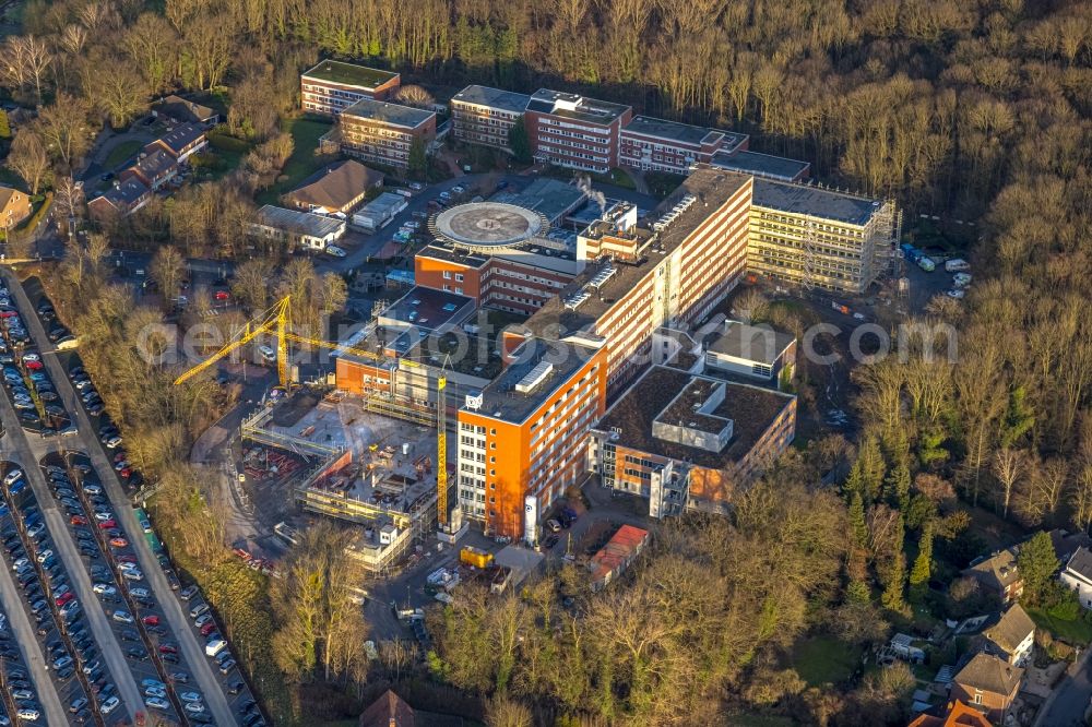 Aerial image Hamm - Construction site for the extension and renovation of a building on the clinic premises of the hospital St. Barbara-Klinik Hamm-Heessen GmbH Abteilung fuer Urologie Am Heessener Wald in the district Heessen in Hamm at Ruhrgebiet in the state North Rhine-Westphalia, Germany