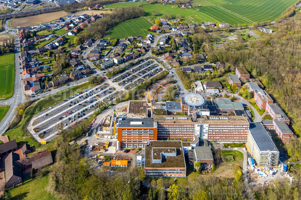 Aerial photograph Hamm - Construction site for the extension and renovation of a building on the clinic premises of the hospital St. Barbara-Klinik Hamm-Heessen GmbH Abteilung fuer Urologie Am Heessener Wald in the district Heessen in Hamm at Ruhrgebiet in the state North Rhine-Westphalia, Germany