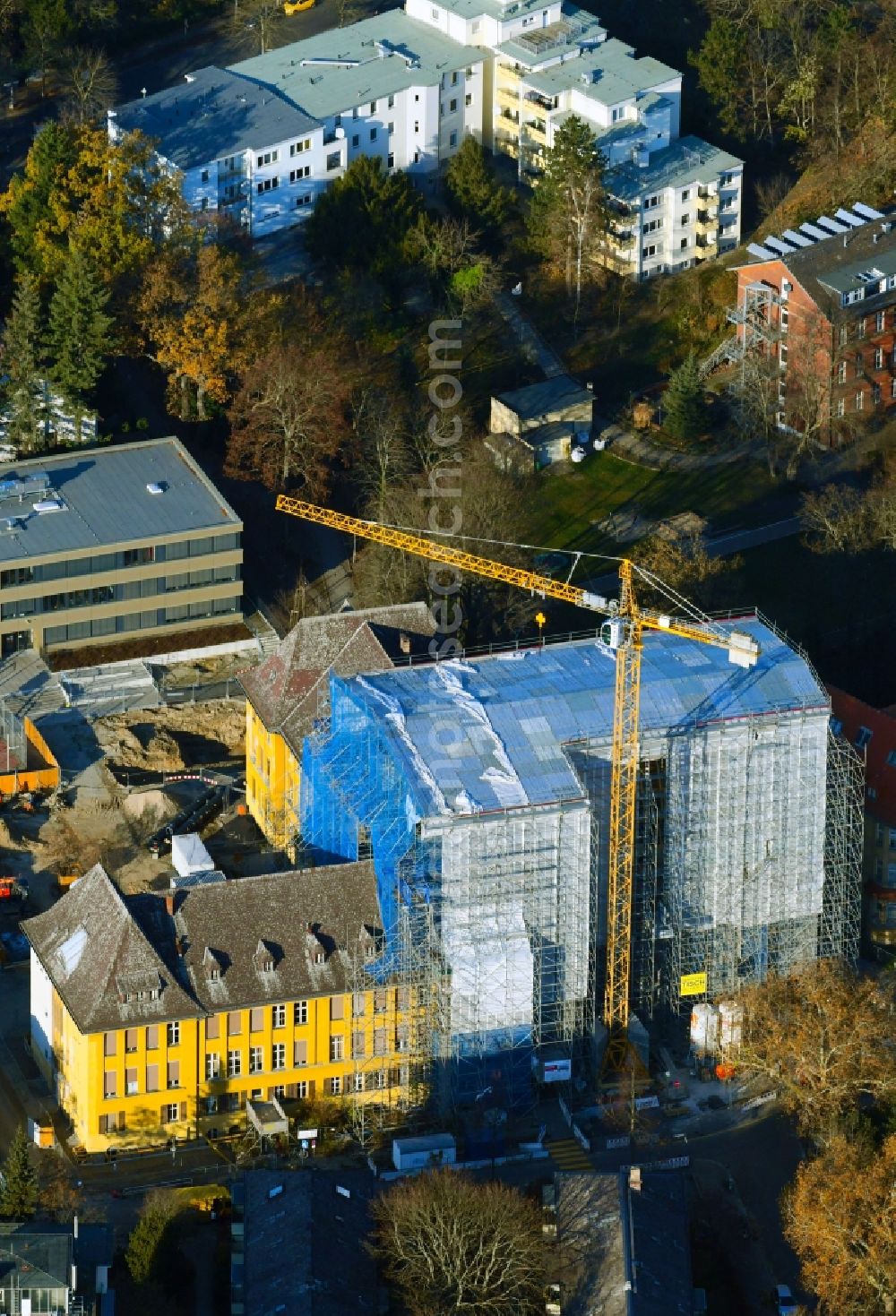 Aerial photograph Berlin - Construction for the reconstruction of Fichtenberg-Oberschule on Rothenburgstrasse in the district Steglitz in Berlin, Germany