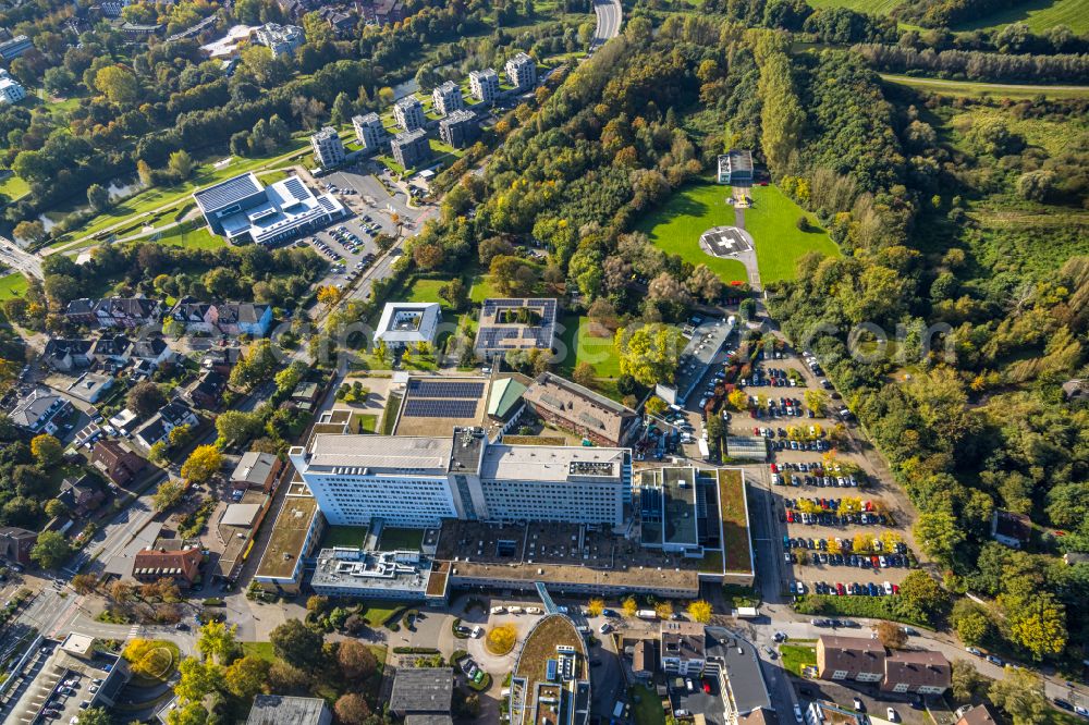 Lünen from the bird's eye view: Construction site for the renovation of a building on the clinic premises of the hospital St. Marien Hospital on street Altstadtstrasse in Luenen at Ruhrgebiet in the state North Rhine-Westphalia, Germany