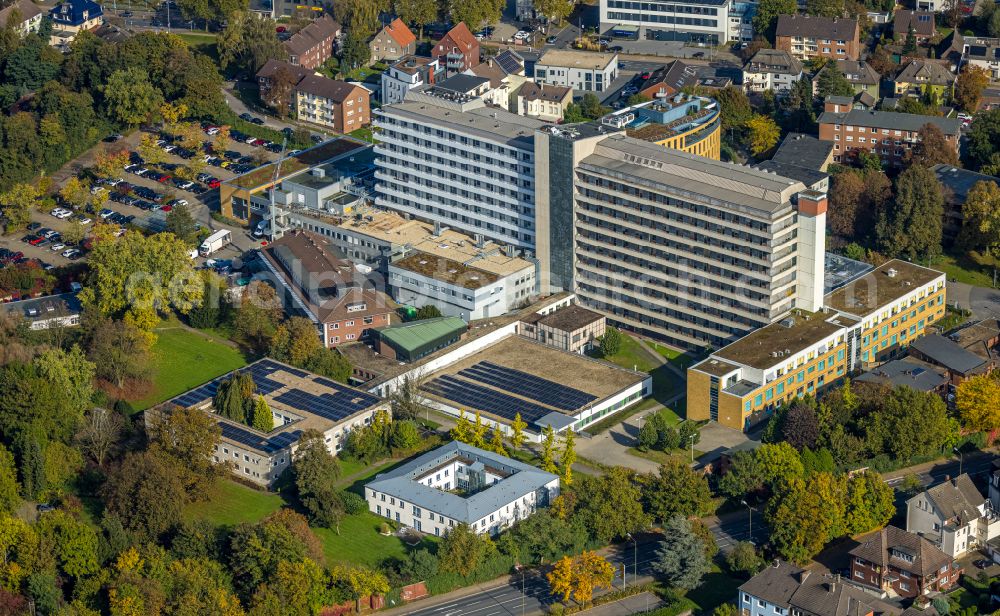 Aerial photograph Lünen - Construction site for the renovation of a building on the clinic premises of the hospital St. Marien Hospital on street Altstadtstrasse in Luenen at Ruhrgebiet in the state North Rhine-Westphalia, Germany