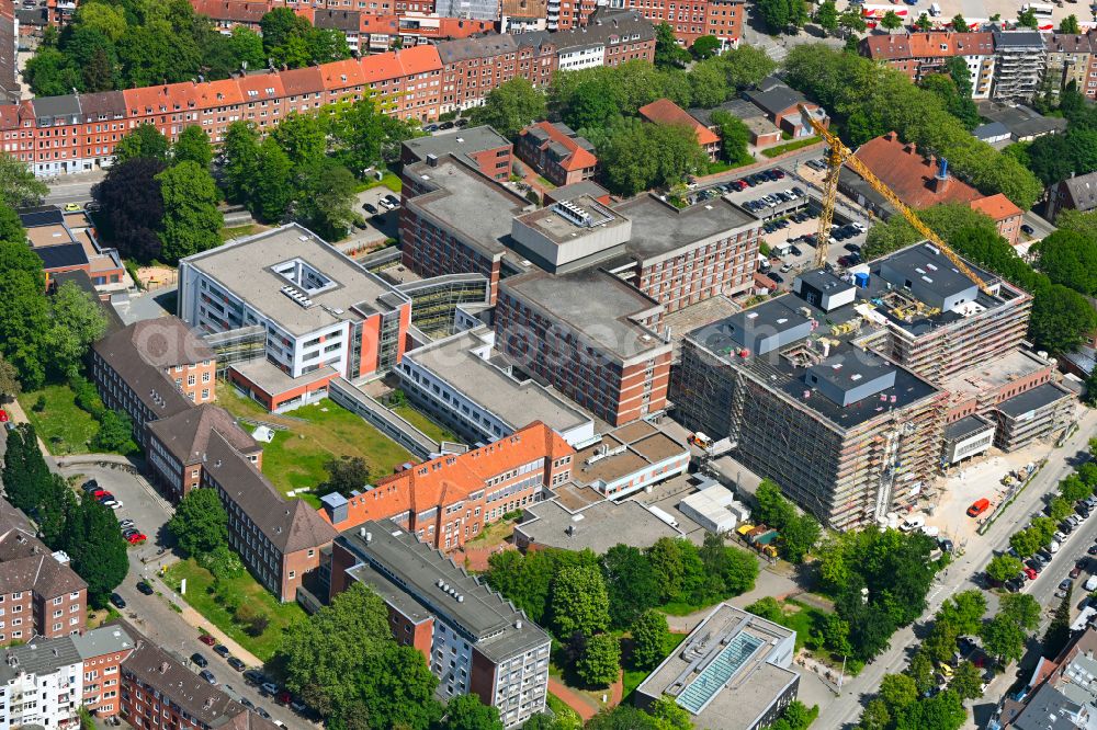 Aerial photograph Kiel - Construction site for the renovation of a building on the clinic premises of the hospital Staedtisches Krankenhaus on street Chemnitzstrasse in the district Schreventeich in Kiel in the state Schleswig-Holstein, Germany