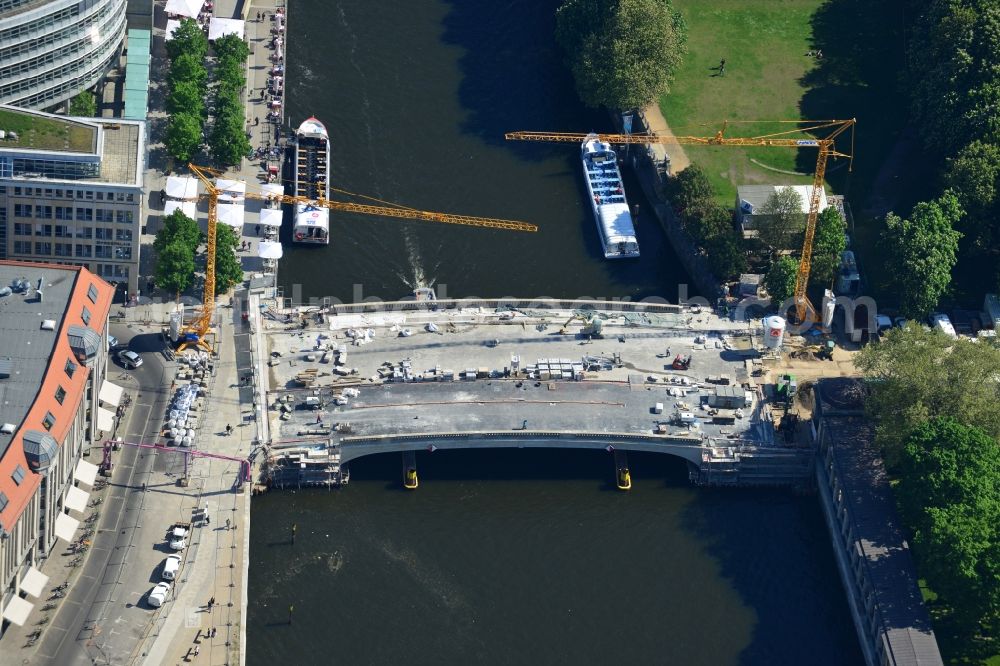 Aerial photograph Berlin - Construction site for the rehabilitation and reconstruction of the bridge at the Friedrich Bodestraße the Museum Island in the Mitte district in Berlin