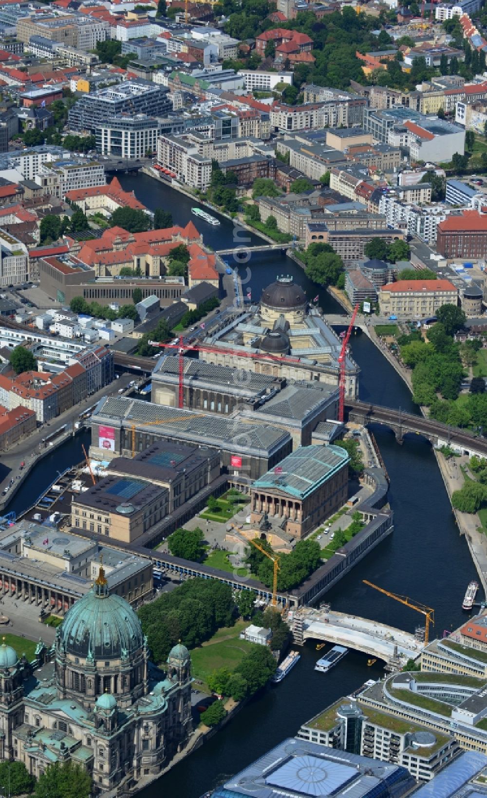 Berlin from the bird's eye view: Construction site for the rehabilitation and reconstruction of the bridge at the Friedrich Bodestraße the Museum Island in the Mitte district in Berlin