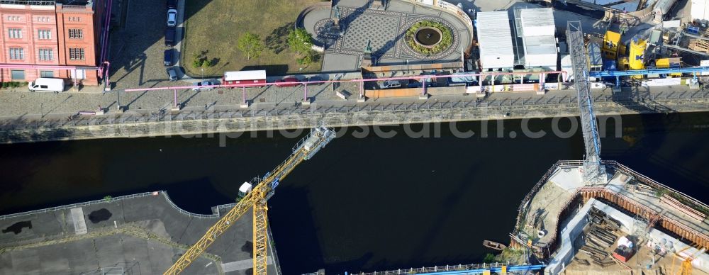 Berlin from above - Construction site for the rehabilitation and bank protection on the castle -bridge at Kupfergraben in the Mitte district in Berlin