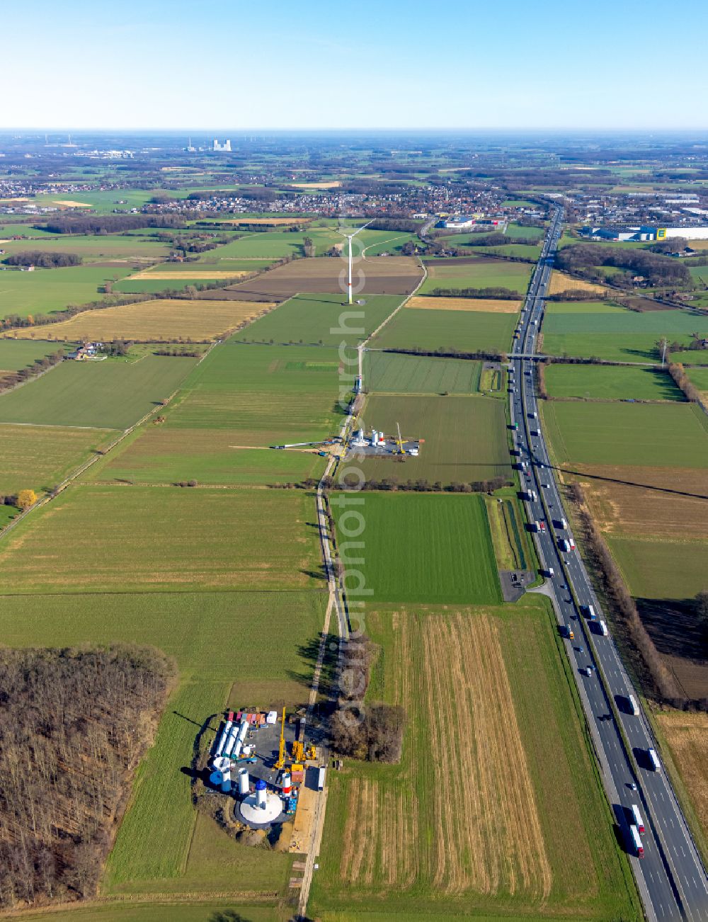 Aerial image Freiske - Construction site for wind turbine installation auf einem Feld on Autobahn BAB A2 in Freiske at Ruhrgebiet in the state North Rhine-Westphalia, Germany