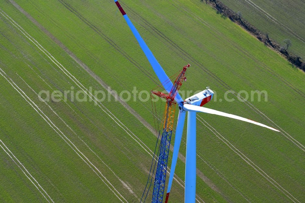 Aerial photograph Großbrüchter - Construction site for wind turbine installation on a field in Grossbruechter in the state Thuringia, Germany