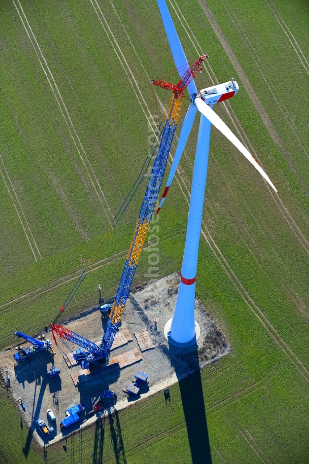 Großbrüchter from the bird's eye view: Construction site for wind turbine installation on a field in Grossbruechter in the state Thuringia, Germany