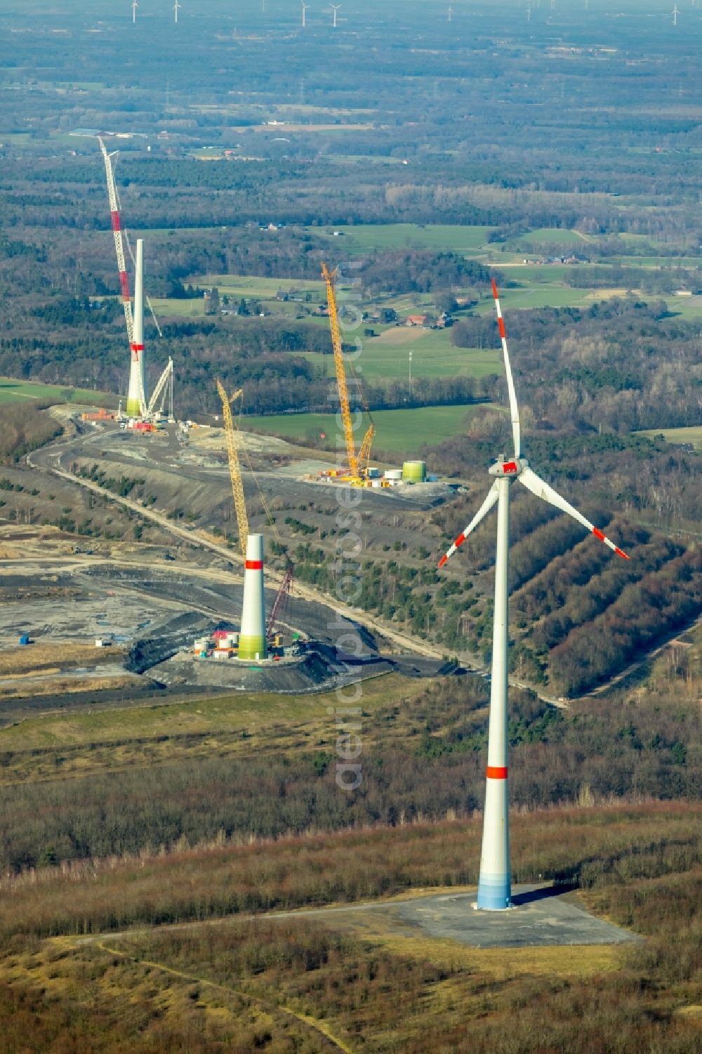 Dinslaken from above - Construction site for wind turbine installation auf of Halde in Lohberg in Dinslaken in the state North Rhine-Westphalia, Germany