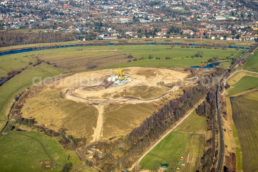 Duisburg from above - Construction site for wind turbine installation of Rockelsberghalde on Deichstrasse in the district Meiderich-Beek in Duisburg in the state North Rhine-Westphalia, Germany