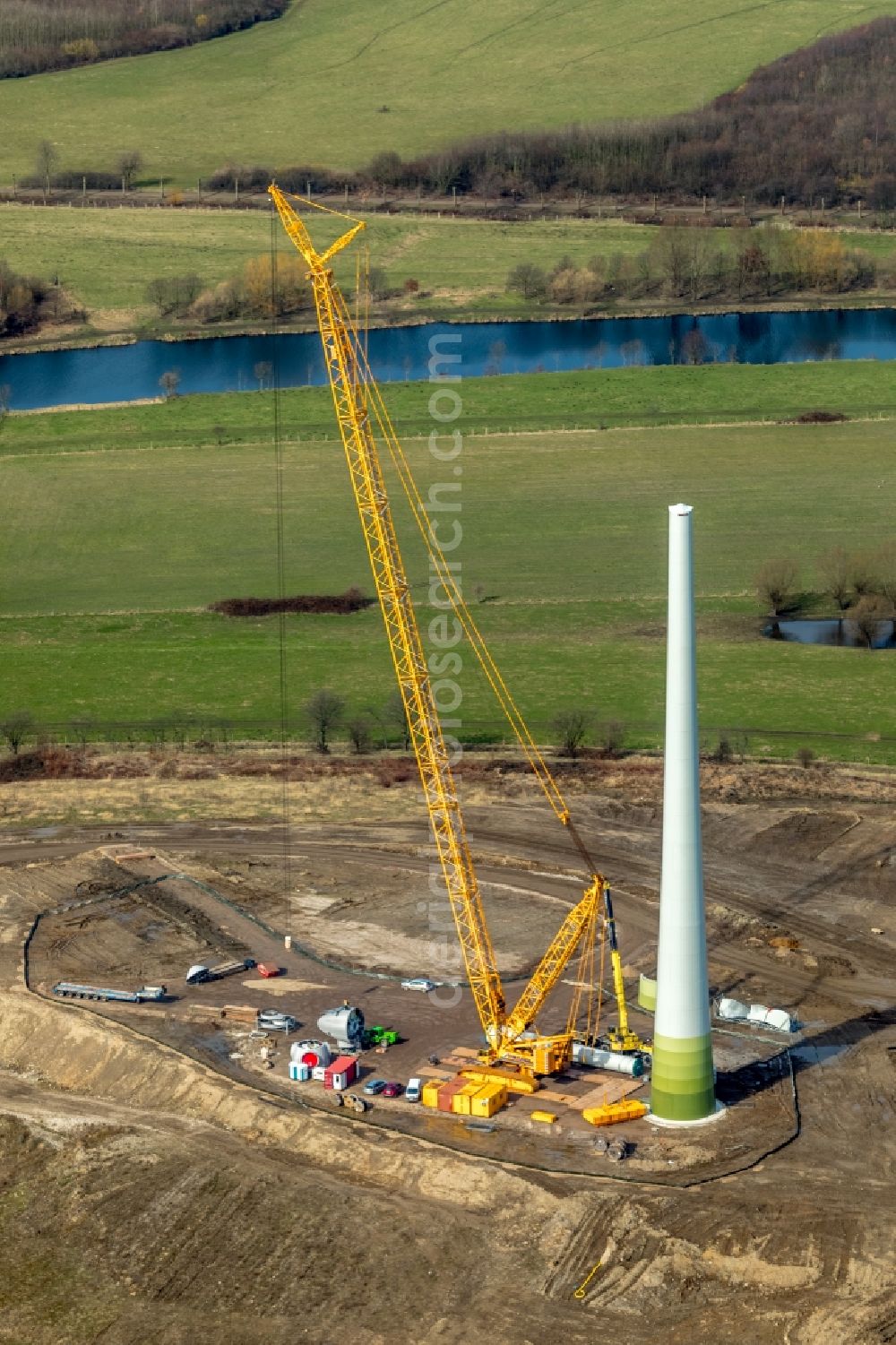 Aerial photograph Mülheim an der Ruhr - Construction site for wind turbine installation in den Styrumer Ruhrauen in Muelheim on the Ruhr in the state North Rhine-Westphalia, Germany