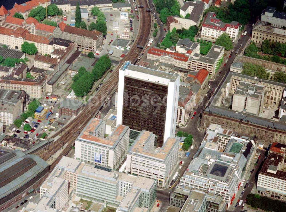 Berlin from the bird's eye view: Baustellen am Bahnhof Friedrichstraße in Mitte. BERLIN 16.Mai 2002