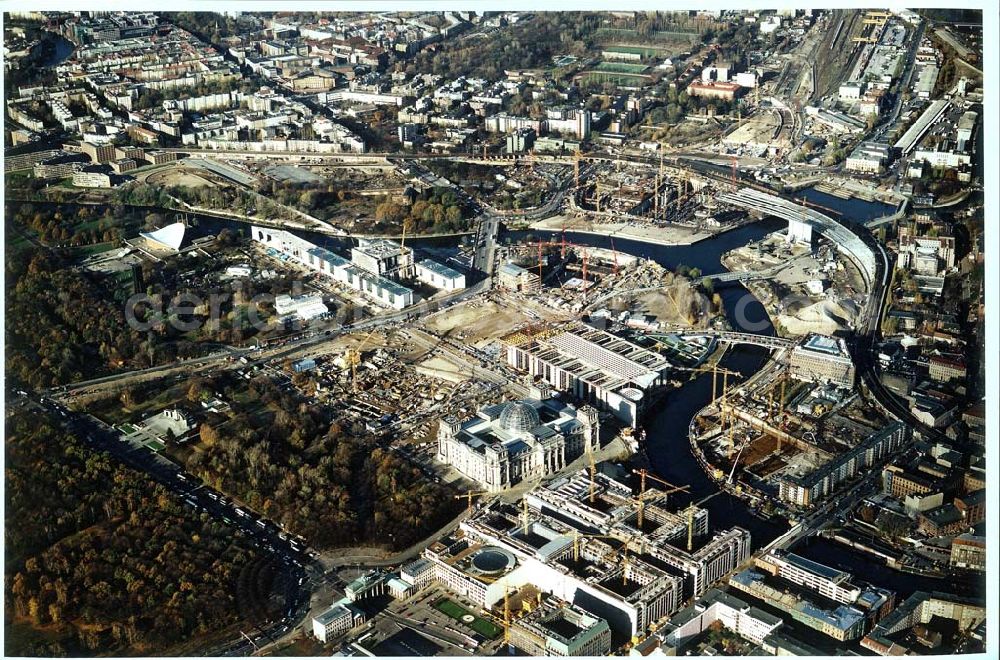 Berlin - Tiergarten from the bird's eye view: Baustellen am Berliner Reichstag / Spreebogen - Regierungsviertel in Berlin - Tiergarten.