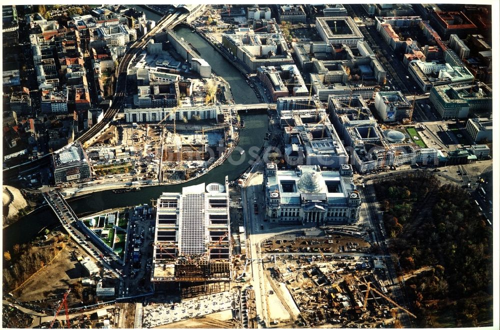 Aerial image Berlin - Tiergarten - Baustellen am Berliner Reichstag / Spreebogen - Regierungsviertel in Berlin - Tiergarten.