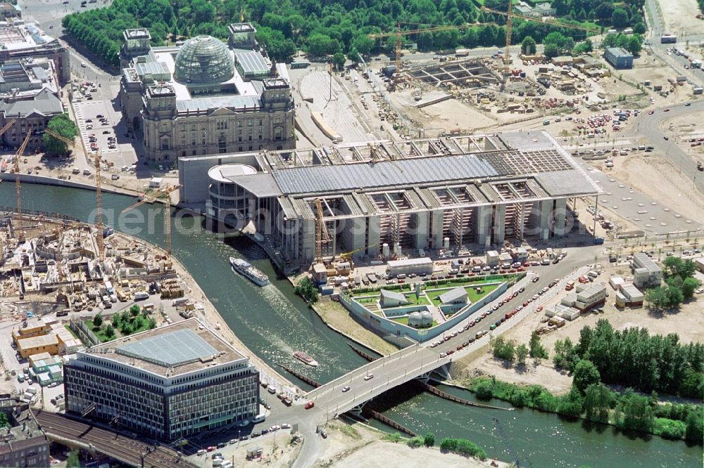 Berlin Mitte from above - Construction of federal buildings in the Marie-Elisabeth-Lüders-Haus in Berlin's government district in the state of Berlin