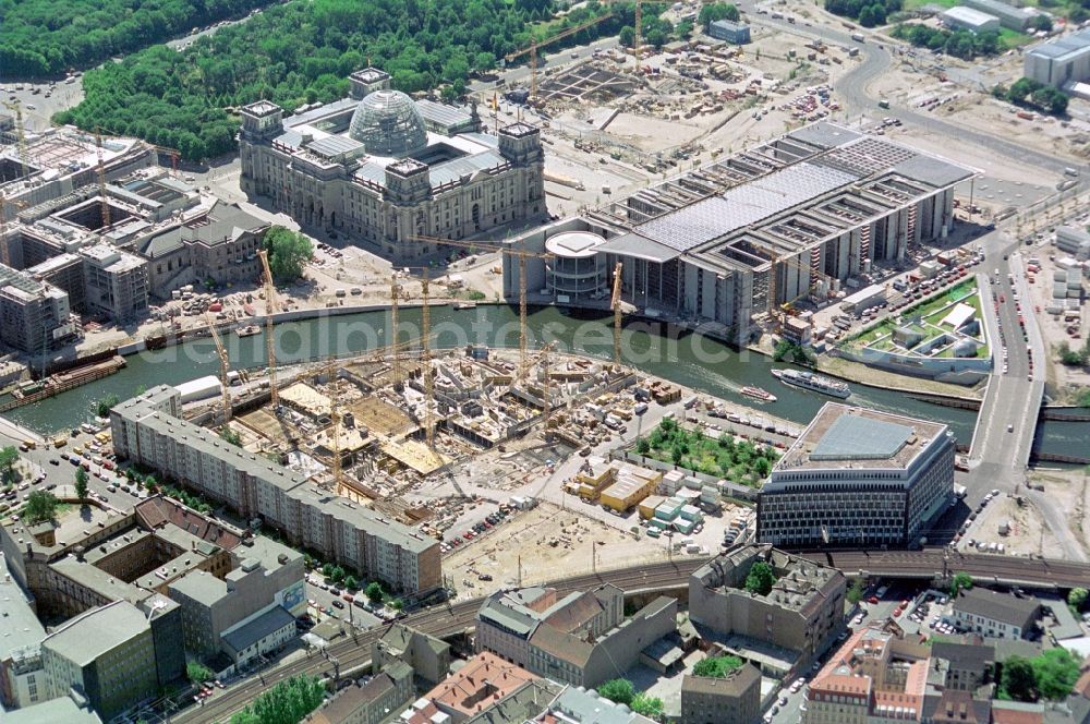 Aerial image Berlin Mitte - Construction of federal buildings in the Marie-Elisabeth-Lüders-Haus in Berlin's government district in the state of Berlin