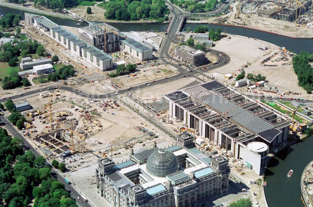 Berlin Mitte from the bird's eye view: Construction of federal buildings in the Marie-Elisabeth-Lüders-Haus in Berlin's government district in the state of Berlin