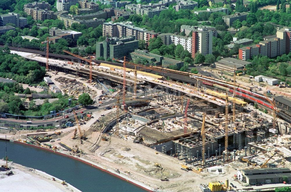 Berlin Mitte from the bird's eye view: Construction of federal buildings in the Marie-Elisabeth-Lüders-Haus in Berlin's government district in the state of Berlin