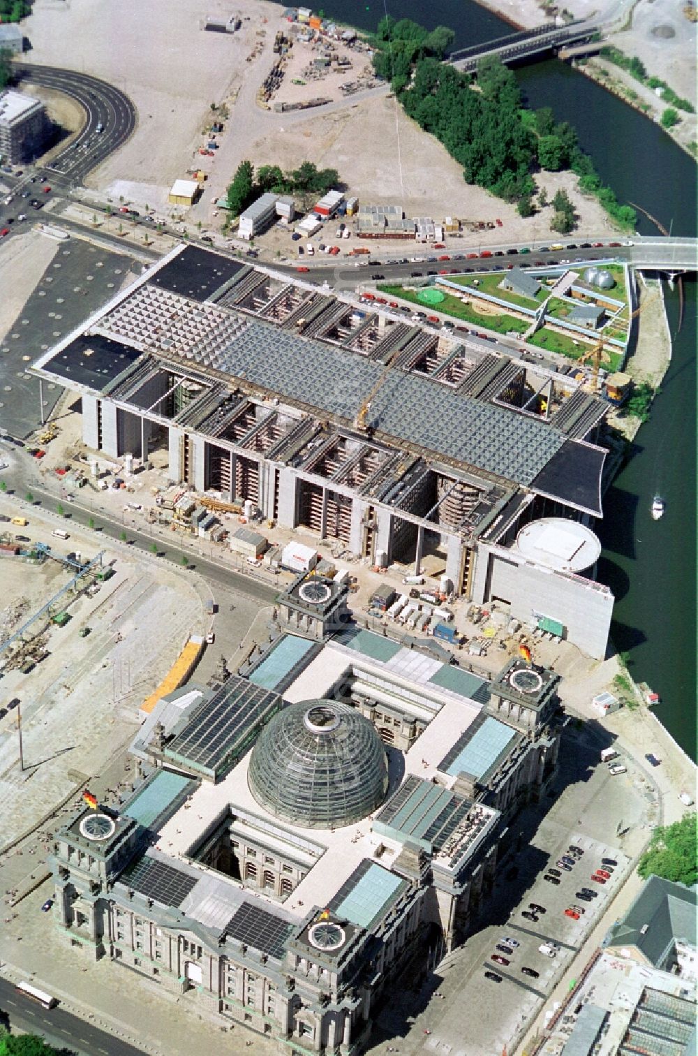 Berlin Mitte from above - Construction of federal buildings in the Marie-Elisabeth-Lüders-Haus in Berlin's government district in the state of Berlin