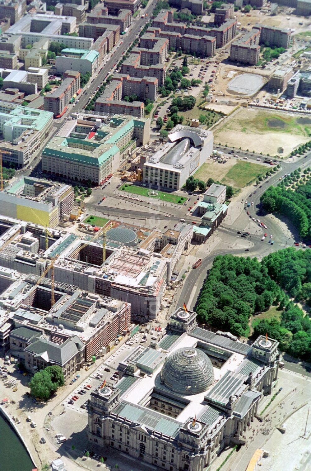 Aerial image Berlin Mitte - Construction of federal buildings in the Marie-Elisabeth-Lüders-Haus in Berlin's government district in the state of Berlin