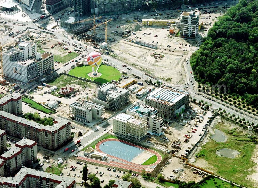 Aerial photograph Berlin - Baustellen auf dem ehem. Grenzstreifen am Potsdamer Platz in berlin - Mitte.