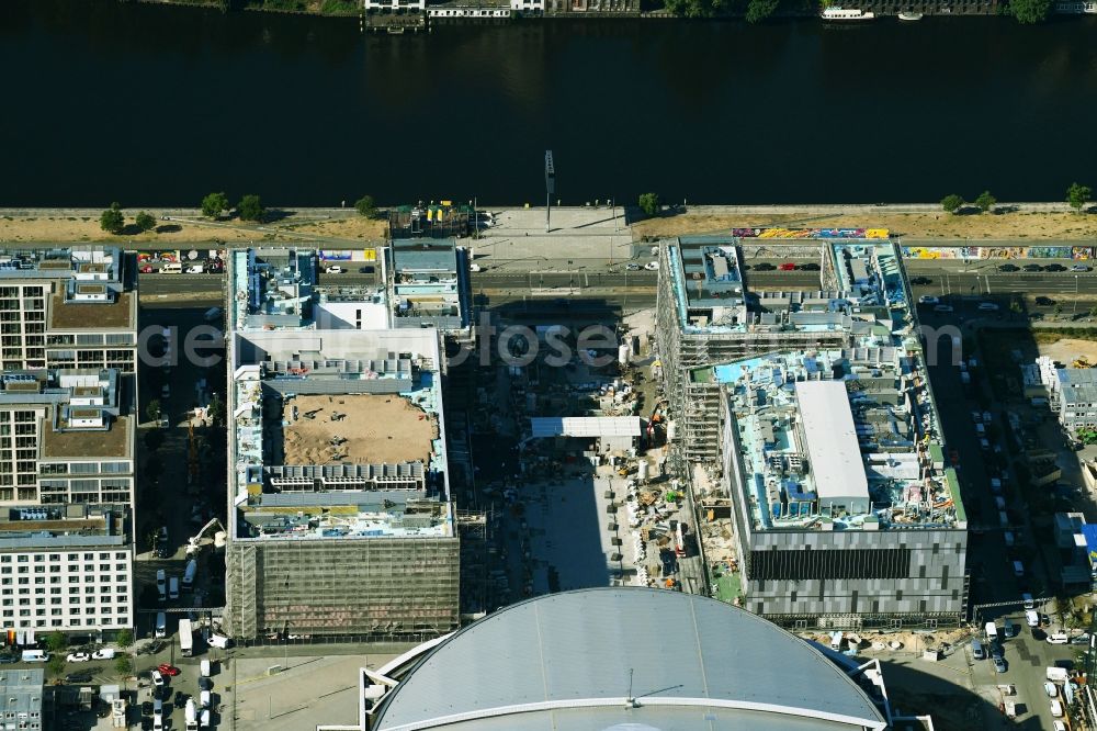 Aerial photograph Berlin - Construction sites for the new building on Anschutz- Areal along of Muehlenstrasse in the district Friedrichshain in Berlin, Germany