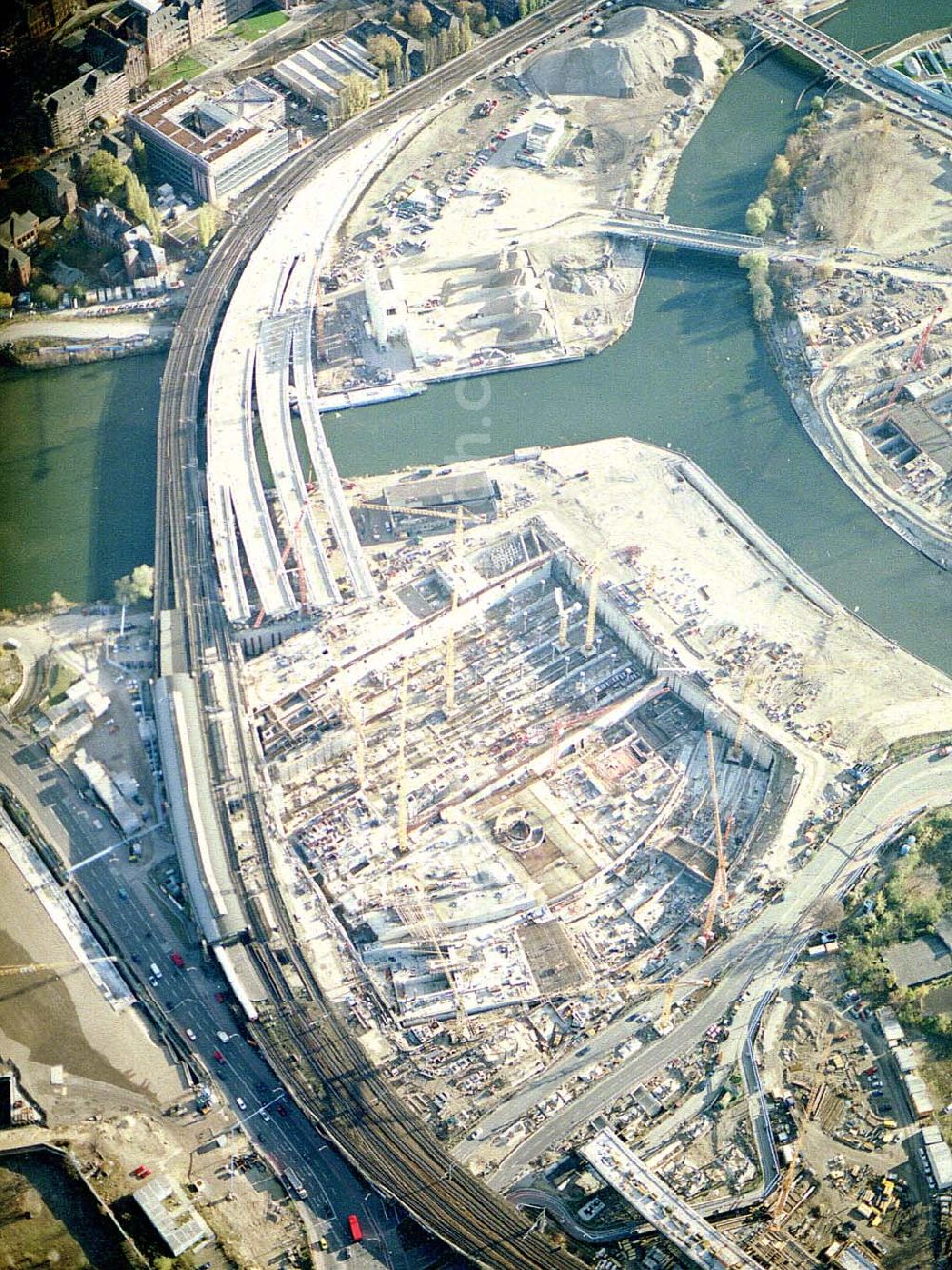 Aerial photograph Berlin - Tiergarten - Baustellen am Lehrter Bahnhof in Berlin - Tiergarten.