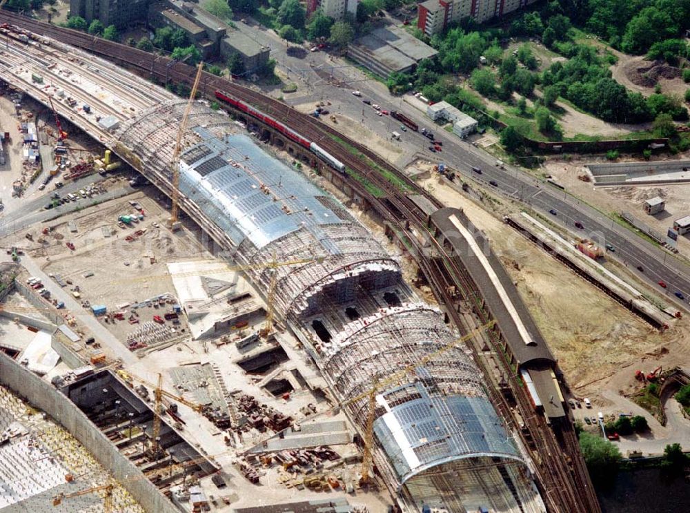 Berlin - Tiergarten from above - Baustellen am Lehrter Bahnhof in Berlin - Tiergarten. BERLIN 16.Mai 2002