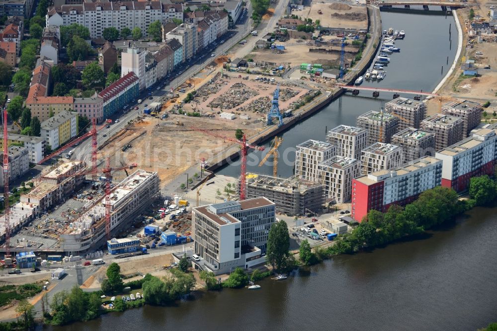 Offenbach am Main from above - Construction site of residential area of the multi-family house settlement auf of the Hafeninsel in Offenbach am Main in the state Hesse, Germany