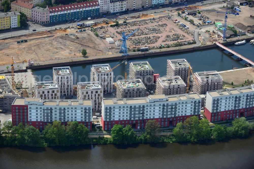 Aerial image Offenbach am Main - Construction site of residential area of the multi-family house settlement auf of the Hafeninsel in Offenbach am Main in the state Hesse, Germany