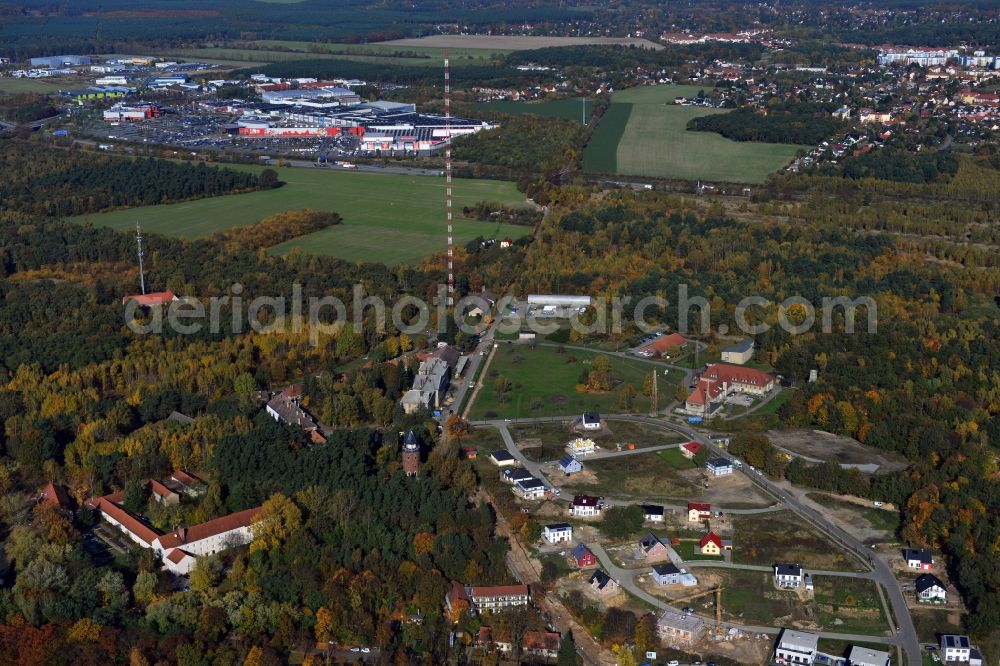 Königs Wusterhausen from the bird's eye view: Construction sites of the new single-family house - residential area on Funkerberg in Koenigs Wusterhausen in Brandenburg