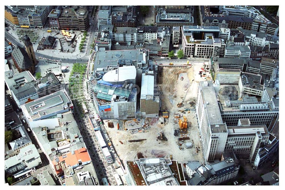 Aerial photograph Frankfurt am Main - Blick auf die Baustellen neuer Wohn-und Geschäftshäuser an der Frankfurter Zeil