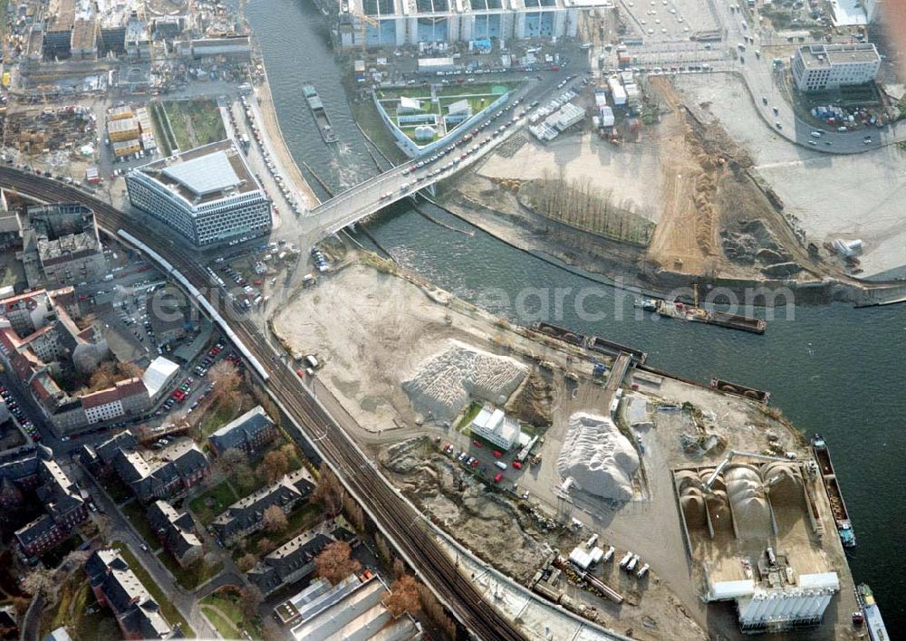 Aerial photograph Berlin - Baustellen am Regierungsviertel am Spreebogen im Bereich der Kronprinzenbrücke zwischen Mitte und Tiergarten.