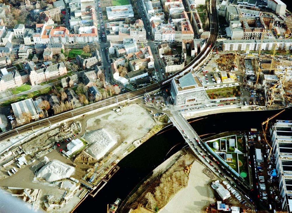 Aerial photograph Berlin - Baustellen am Regierungsviertel am Spreebogen im Bereich der Kronprinzenbrücke zwischen Mitte und Tiergarten.