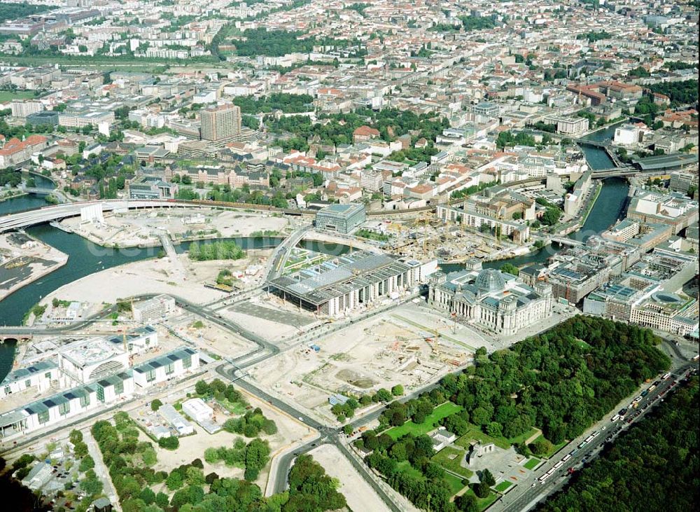 Berlin - Tiergarten from above - Baustellen auf dem Reichstagsgelände am Spreebogen im Tiergarten.