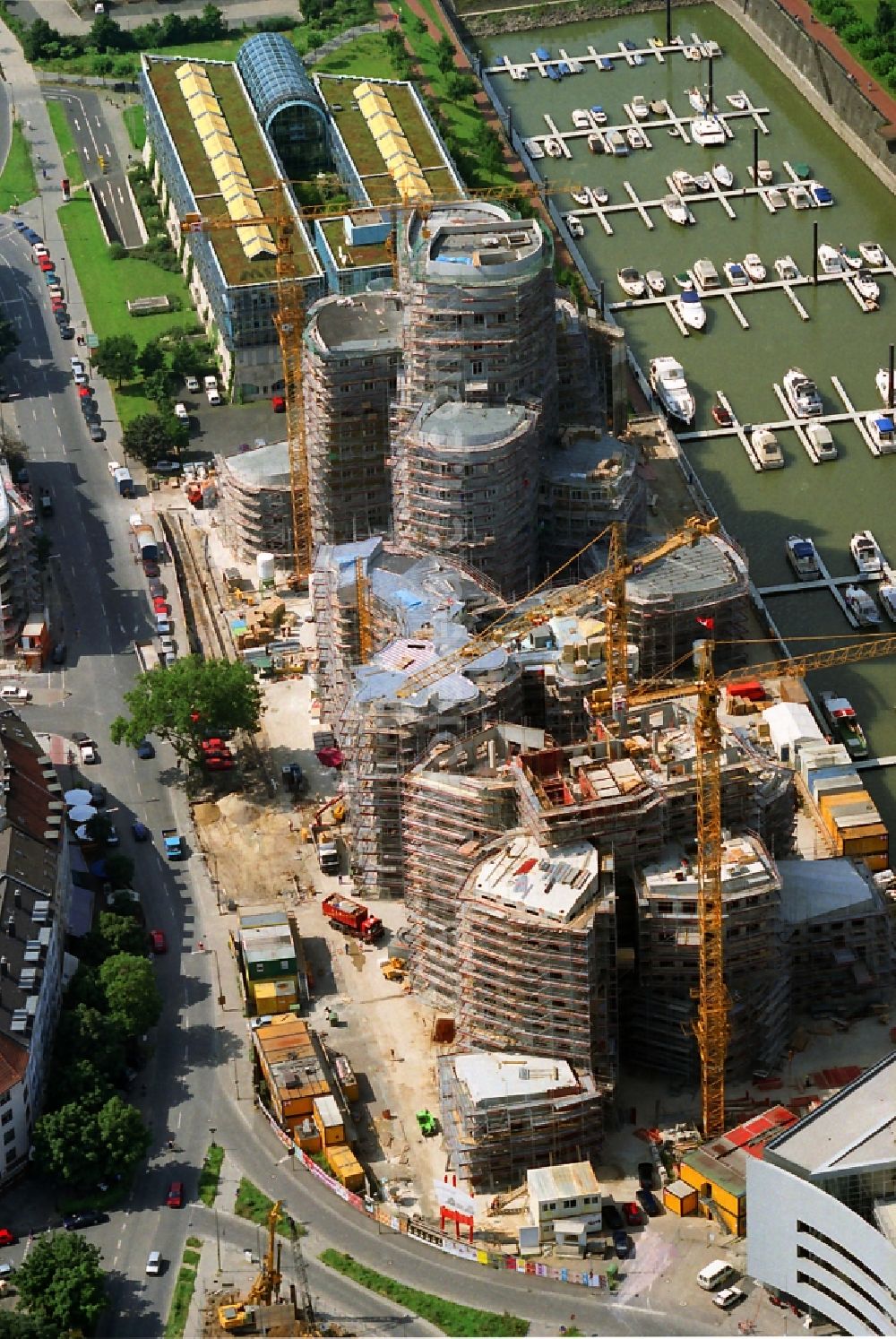 Aerial image Düsseldorf - Sites for redevelopment of office and commercial buildings Gehry buildings in the Media Harbor in Dusseldorf in North Rhine-Westphalia