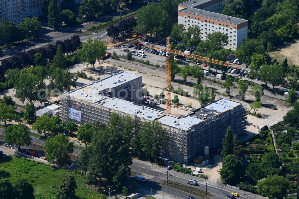 Aerial photograph Berlin - Construction site for City Quarters Building Wohnen am Volkspark on street Weissenseer Weg - Hohenschoenhausener Strasse in the district Fennpfuhl in Berlin, Germany