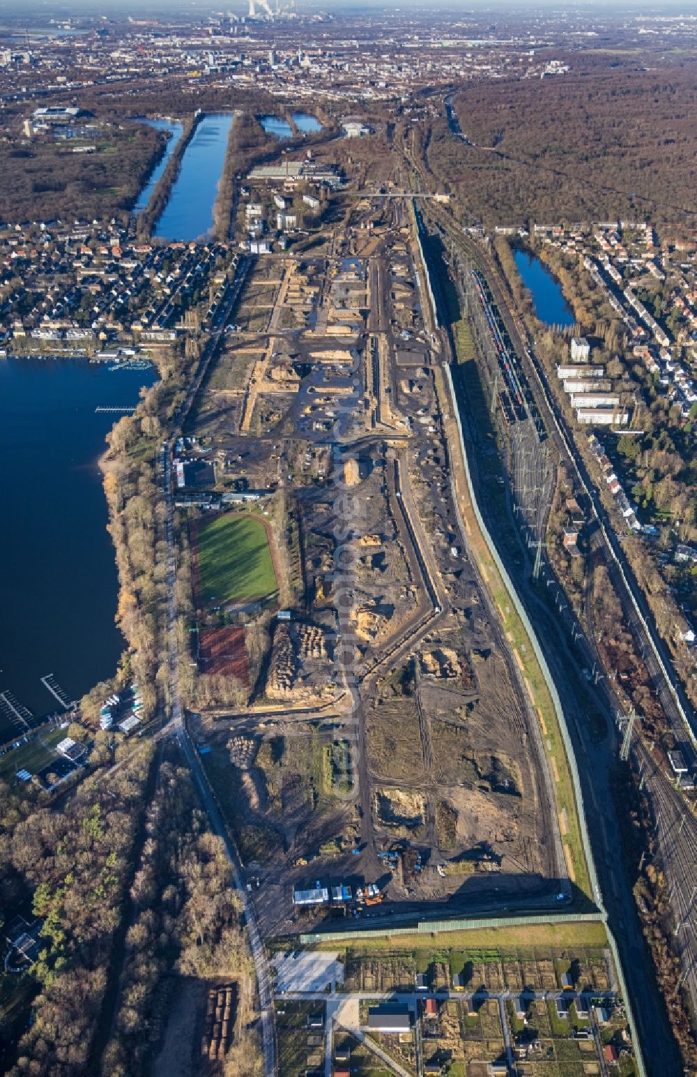 Duisburg from above - Construction site for City Quarters Building 6 Seen Wedau a?? Wohnen on Wasser in the district Wedau in Duisburg at Ruhrgebiet in the state North Rhine-Westphalia, Germany