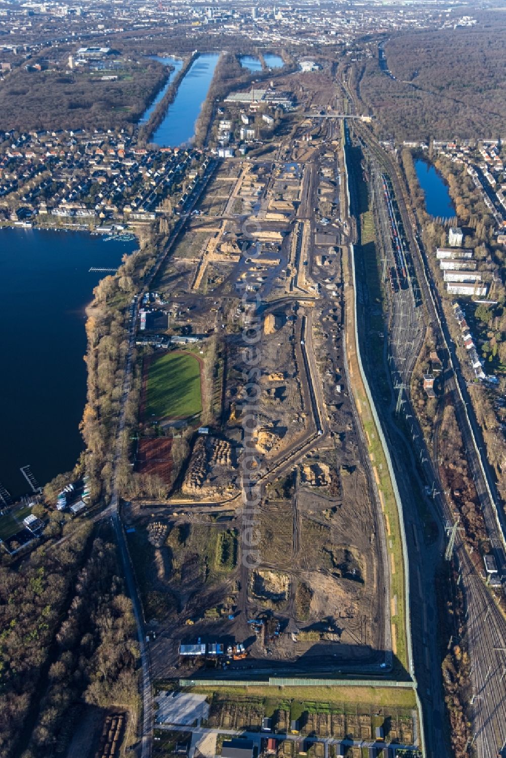 Duisburg from the bird's eye view: Construction site for City Quarters Building 6 Seen Wedau a?? Wohnen on Wasser in the district Wedau in Duisburg at Ruhrgebiet in the state North Rhine-Westphalia, Germany