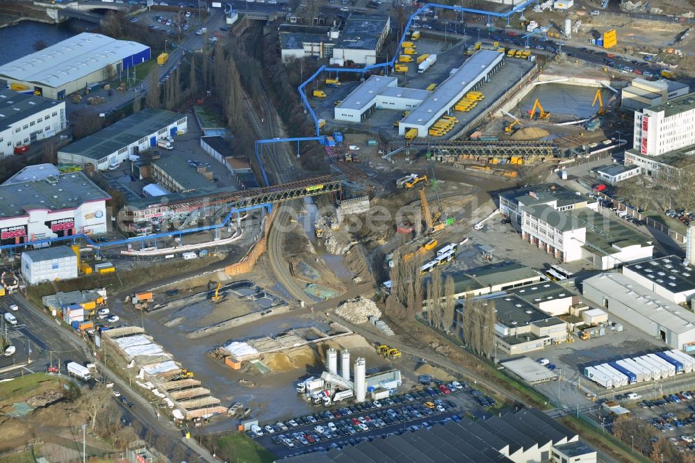 Berlin Neukölln from the bird's eye view: Civil engineering construction sites for construction of the extension of the urban motorway - Autobahn Autobahn A100 in Berlin Neukoelln